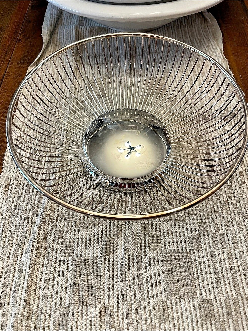 Leonard Silverplated Wire Fruit Basket